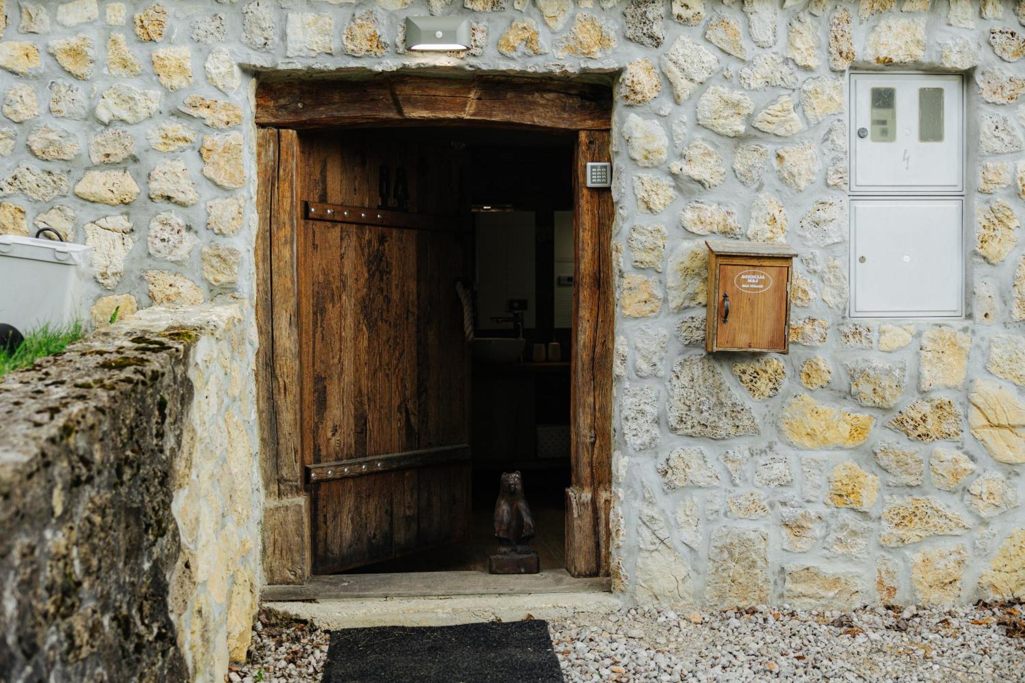Gozdne Vile Va Vrti Kostel Exterior photo